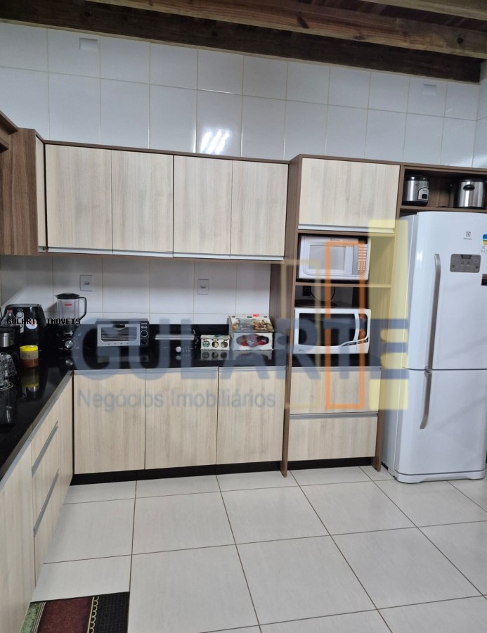 Casa à venda com 3 quartos, 250m² - Foto 9